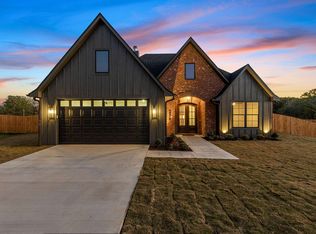 258 Andrews St, Kilgore, TX 75662