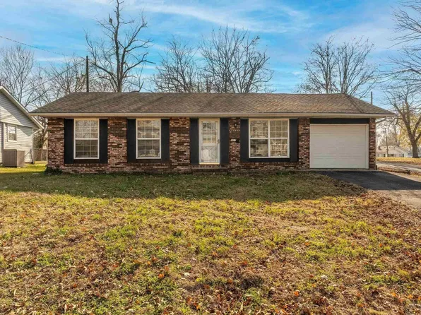 407 W Illinois Ave, Carterville, IL 62918