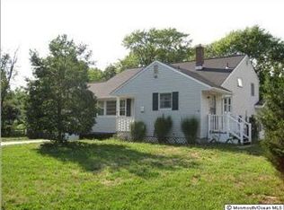 1 Mayfair Rd, Holmdel, NJ 07733