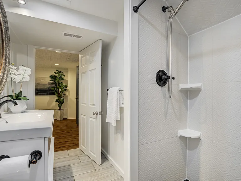 3006 W Uintah St — Photo 31