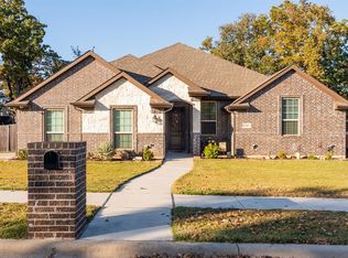 1205 Tradewind Cir, Azle, TX 76020