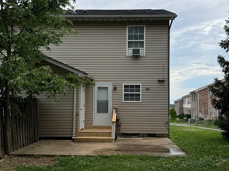 1014 Bridle Ct #1 — Photo 11