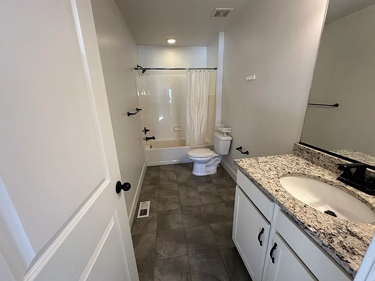 2 bathroom upstairs