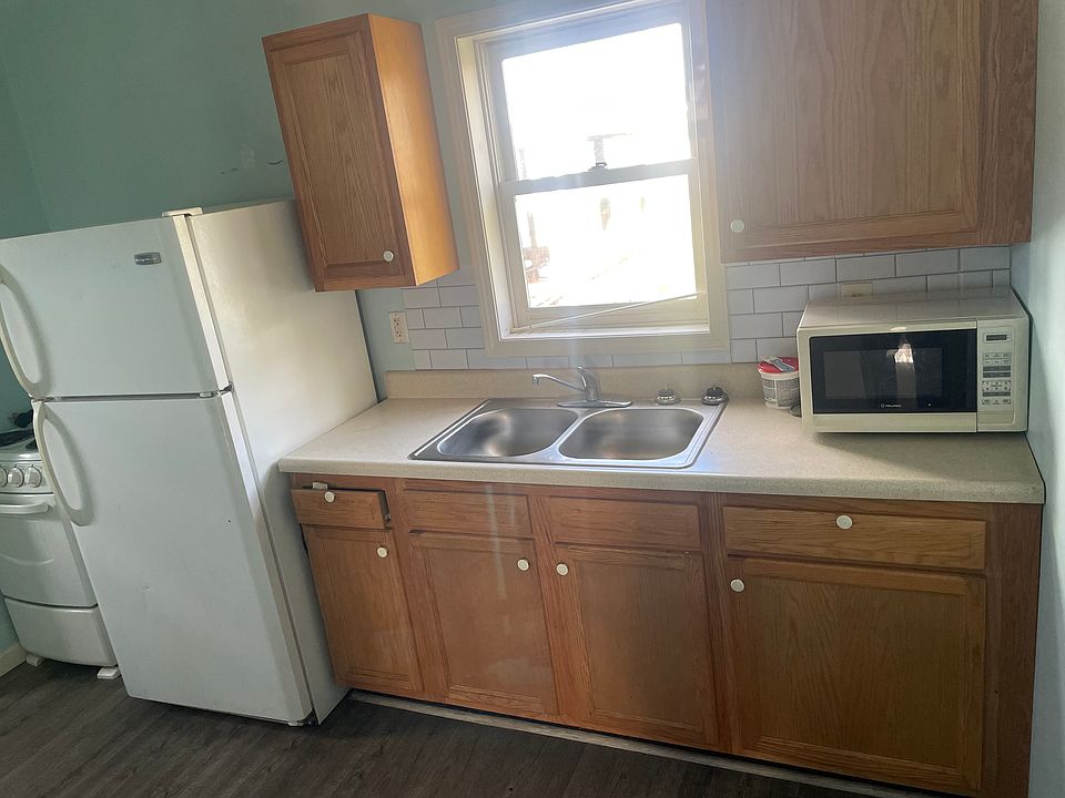 1st image of 647 5th St