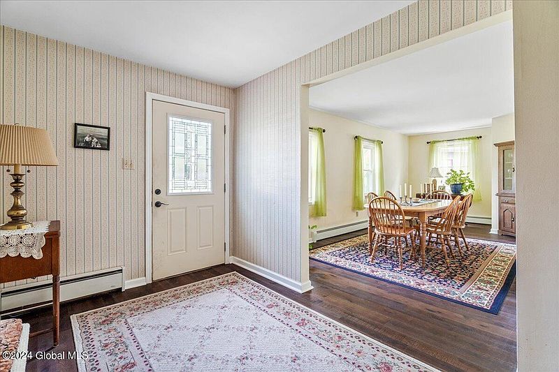 3rd image of 1130 Meadowdale Road