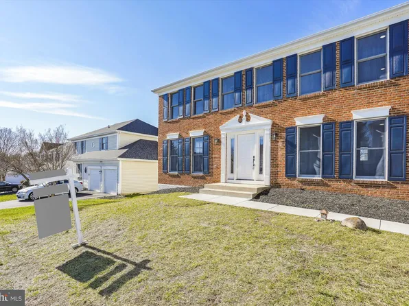6480 Palisades Dr, Centreville, VA 20121