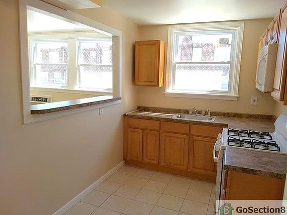 5th image of 6223 Montague St