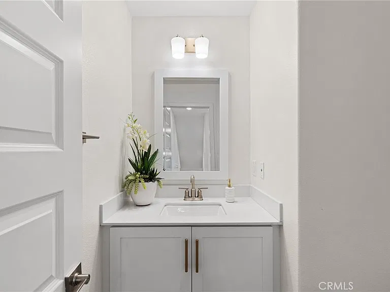 27553 Sanctuary Ct — Photo 11