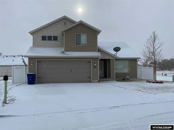 2911 College Hill Dr, Riverton, WY 82501