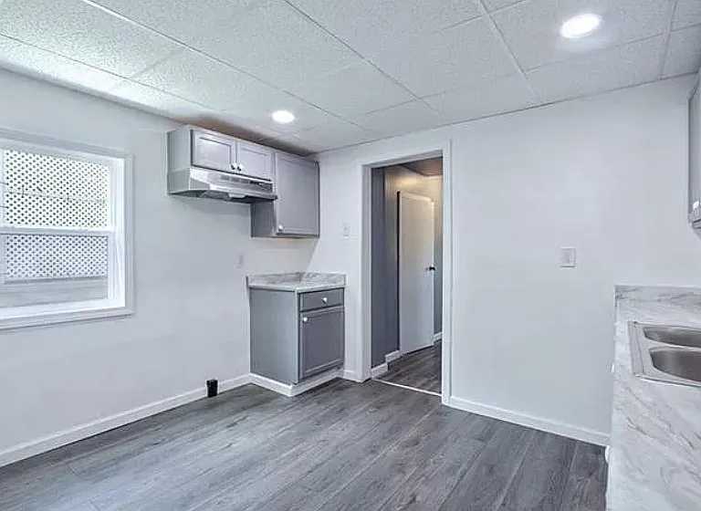 10 E Berkeley St — Photo 8