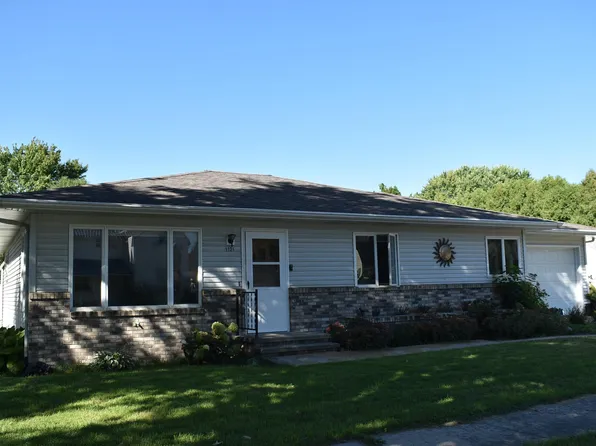 1121 Chase St, Osage, IA 50461
