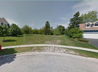 652 Estate Ln, Mundelein, IL 60060