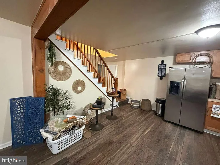 233 Molden Dr — Photo 10