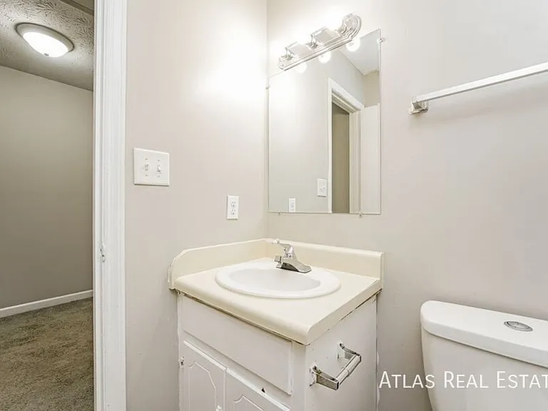 301 Highland Park Dr #301 — Photo 14