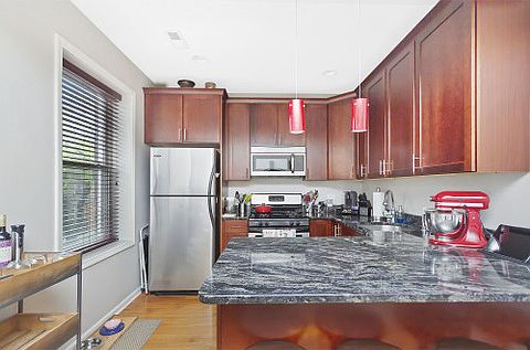 2nd image of 2942 W Belle Plaine Ave APT 2W