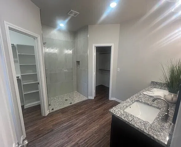 504 Ranier Dr — Photo 12