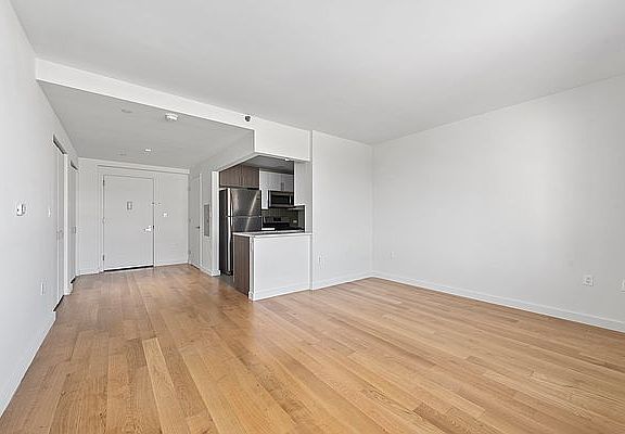 3rd image of 44-72 11th St #B304