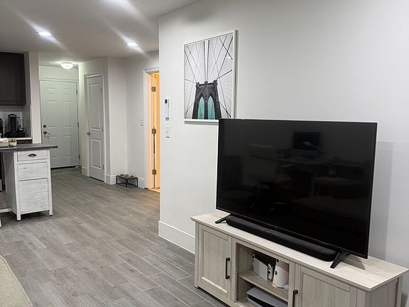 3rd image of 329 Park Cres #1