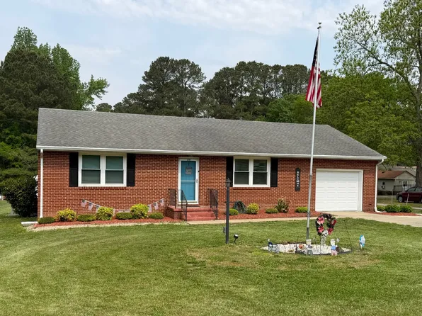 310 North St, Wakefield, VA 23888