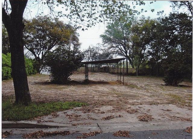 1st image of 305 Tomlinson Dr