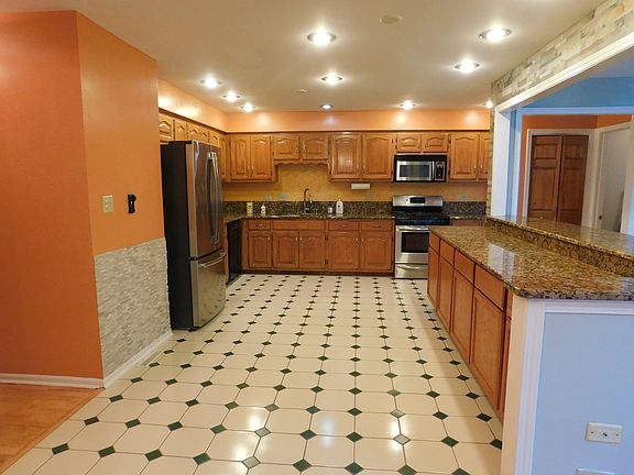 5th image of 16501 Nottingham Ct