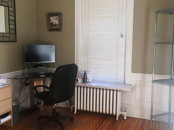 5th image of 920 N Pennsylvania St APT 1