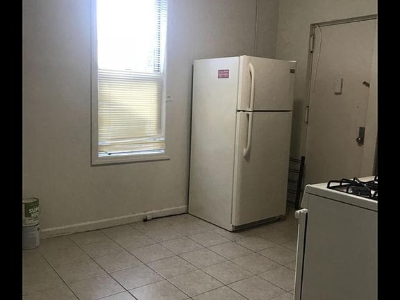 3rd image of 21 Sherwood Ave