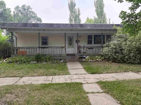 304 Rock St, Janesville, WI 53548