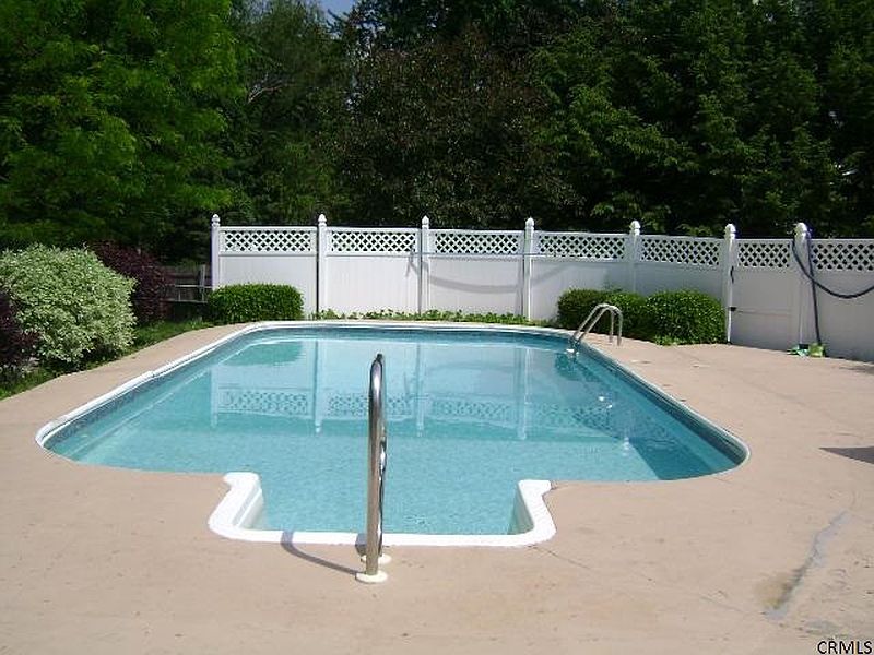 2nd image of 3 HUCKLEBERRY Drive