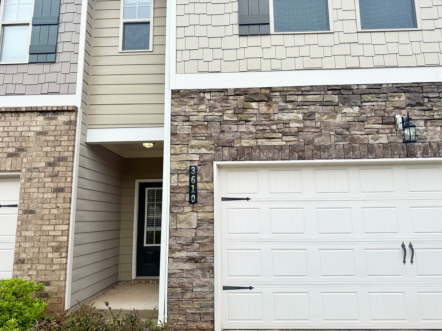 3 bed, 2.5 bath, 1784 sqft, $2,000 — Photo 2