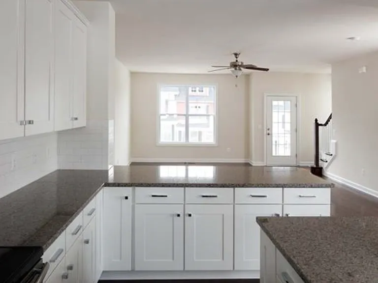 2410 Winthrop Dr — Photo 12
