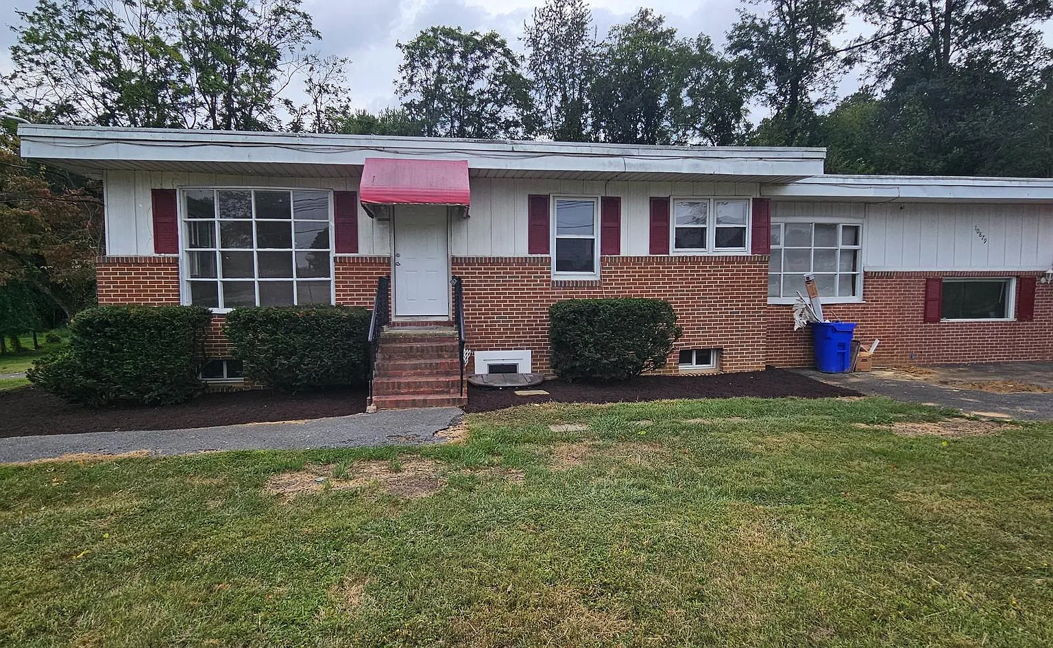2 bed, 1.0 bath, 1658 sqft, $1,850 — Photo 2