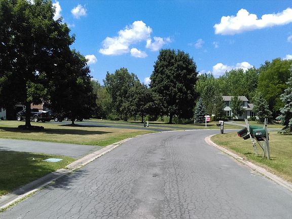 5th image of 8123 McCamidge Dr