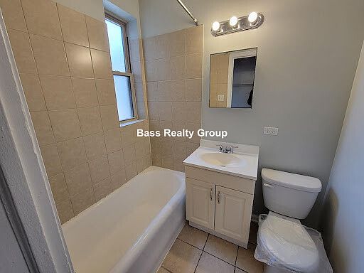 3rd image of 1369 W Greenleaf Ave APT 308