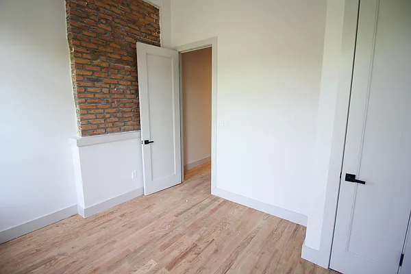 Rented by Nooklyn NYC LLC | media 25