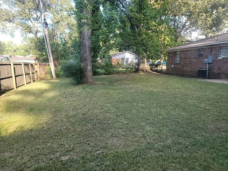 1115 Ray Rd — Photo 6