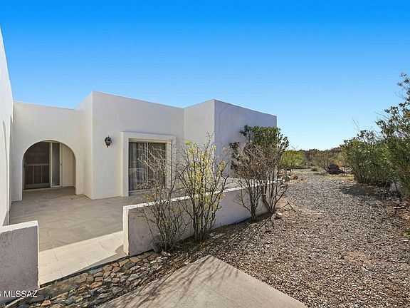 3rd image of 615 W Continental Rd