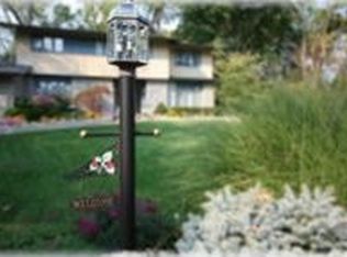 892 Litchfield Ct, Columbus, OH 43235