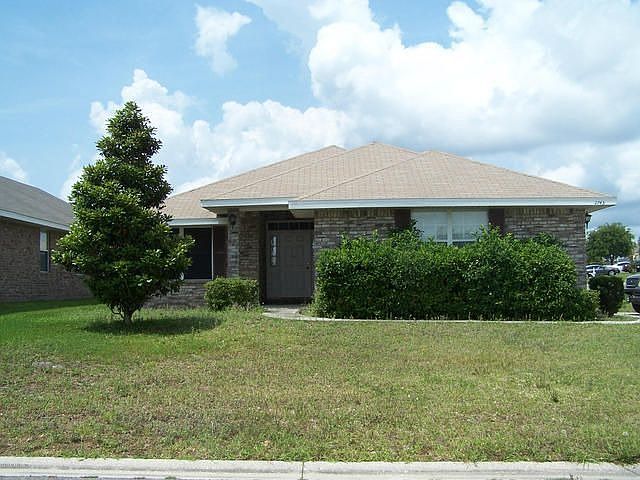 1st image of 2745 Cross Creek Dr