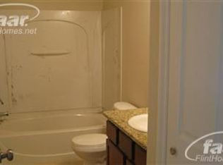 8119 Peninsula Cir, Grand Blanc, MI 48439