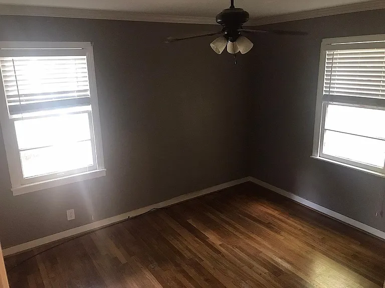 303 Foster St — Photo 5