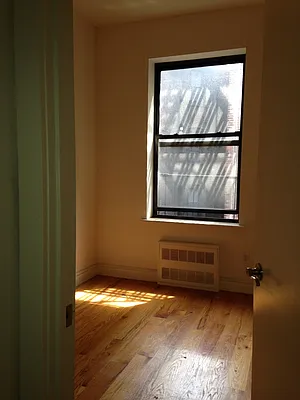 Rented by Roxann Realty LLC | media 15