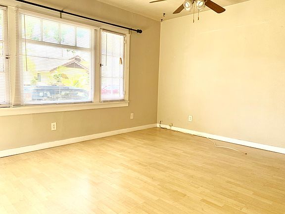 3rd image of 444 Ohio Ave APT 1