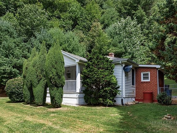 2nd image of 1384 E Staggs Creek Road