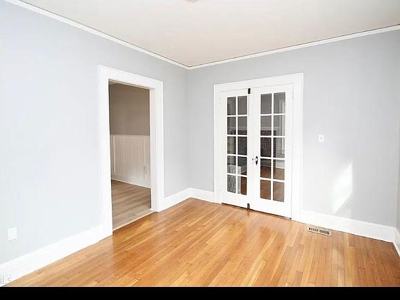 5th image of 720 W Solomon St