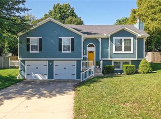 1432 SW Mission Rd, Lees Summit, MO 64081