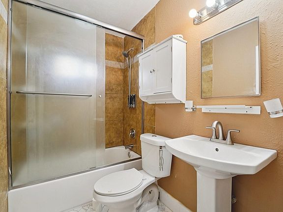 5th image of 5224 Bernardo De Galvez Ave #A