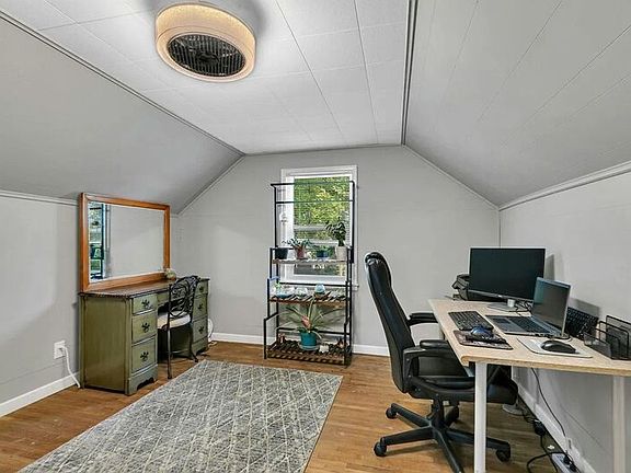 4th image of 401 7th Ave S