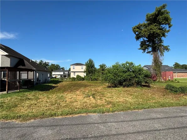 Broadway Ave, Harvey, LA 70058