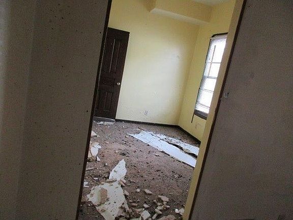 4th image of 889 Desoto St